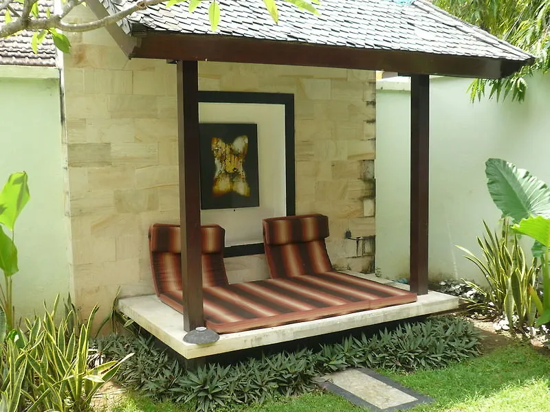 The Rishi Villa Σεμινιάκ 4*,