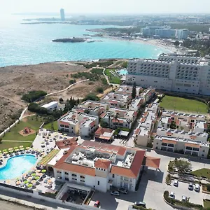 https://aktea-beach-village.hotelsatayianapa.com